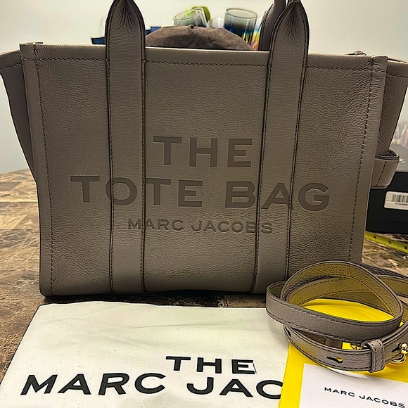 Marc Jacobs Handbags - ✨SOLD✨Marc Jacobs Tote Bag